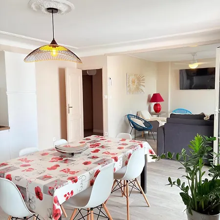 St Cyprien Superbe 3 Standing Villa *